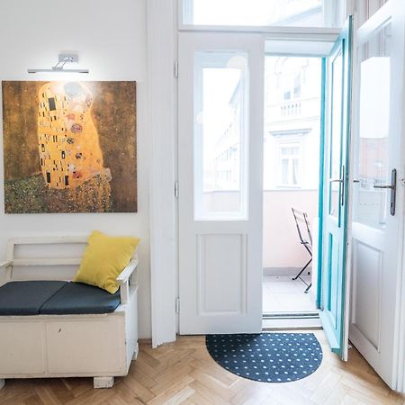 Newsunny Apartment At The Budacastle Budapest Eksteriør billede